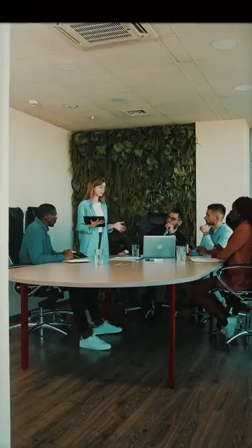 Превью шаблона «BUSINESS MEETING»