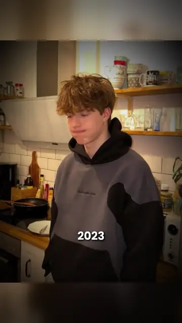 Превью шаблона «2023 vs 2026»