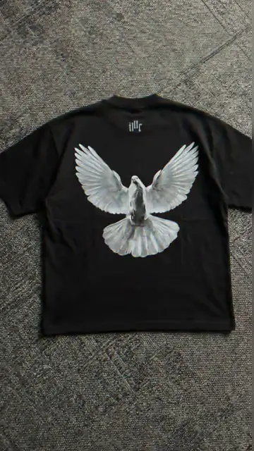 Превью шаблона «tshirt 3 pic»
